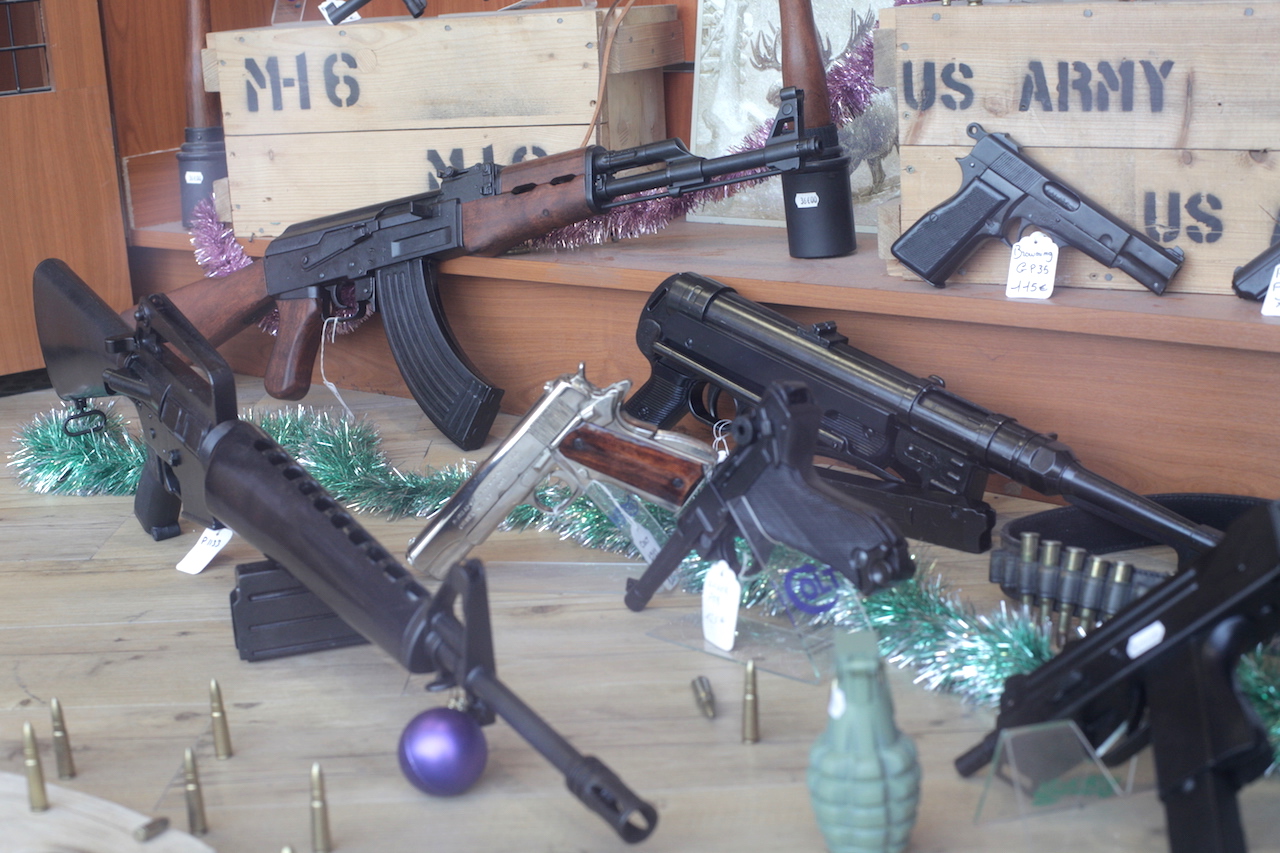 Militaria
