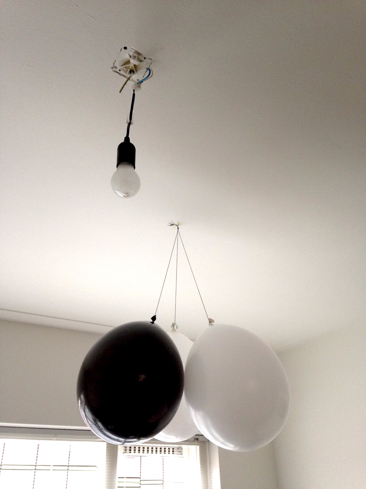 Ballonnen aan plafond
