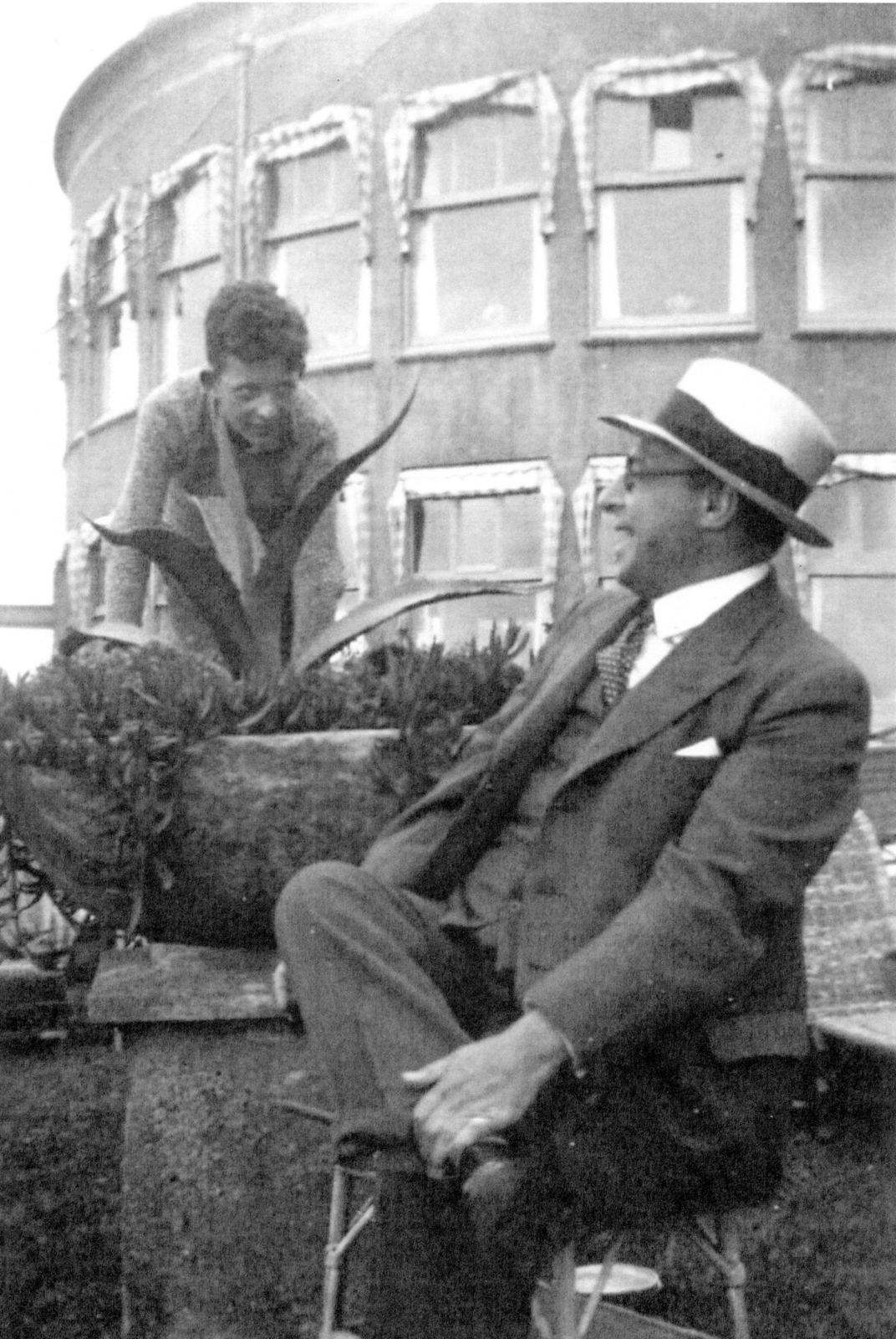 Jopie (Jean) Giard met oom Nol (Arnold / Aäron Loterijman)