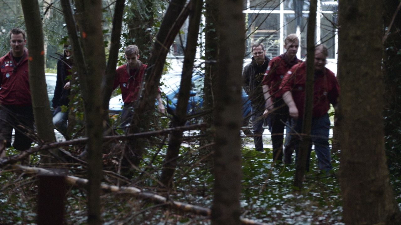 Scouts door bos